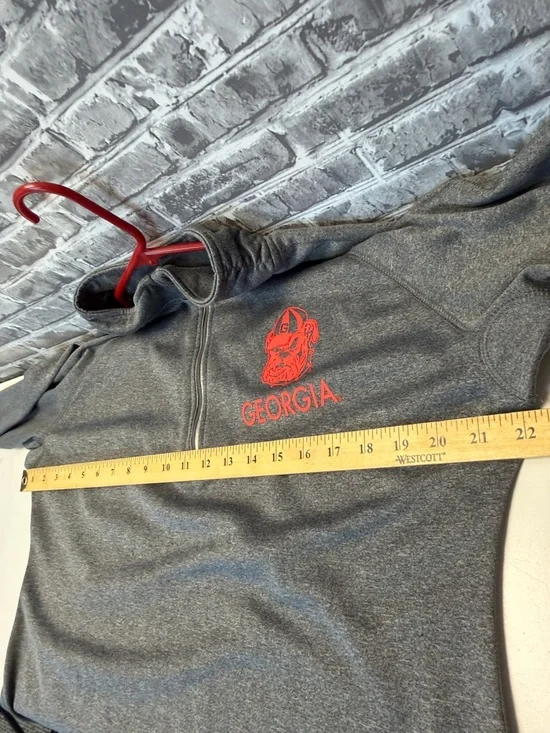 Georgia Bulldogs Grey Quarter-Zip Pullover with Red Logo - Picture 7 of 9